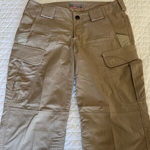 Women’s 5.11 Stryke Pants - Size 2 - Khaki